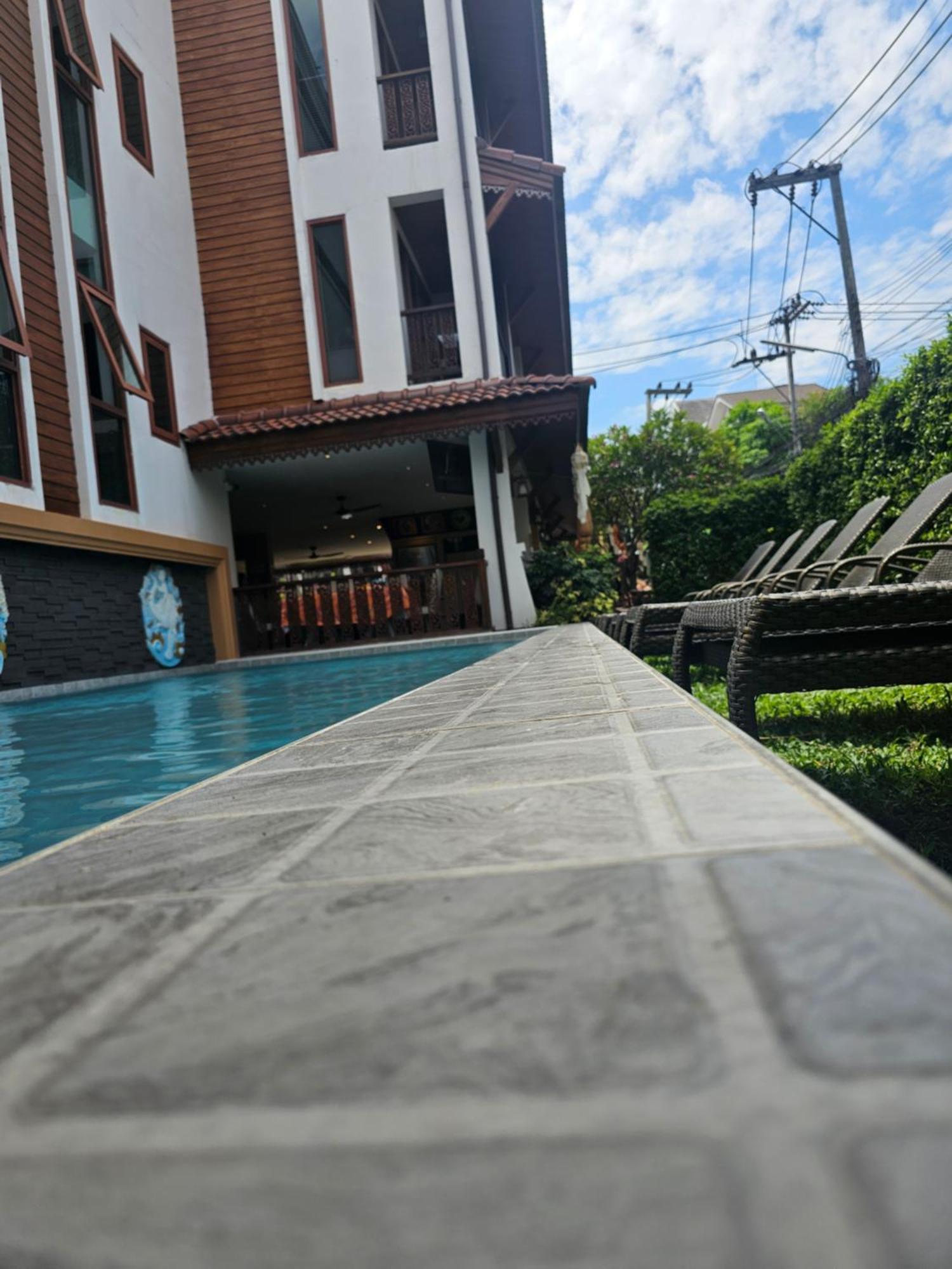 โรงแรมชาดา มันตรา โรงแรม เชียงใหม่